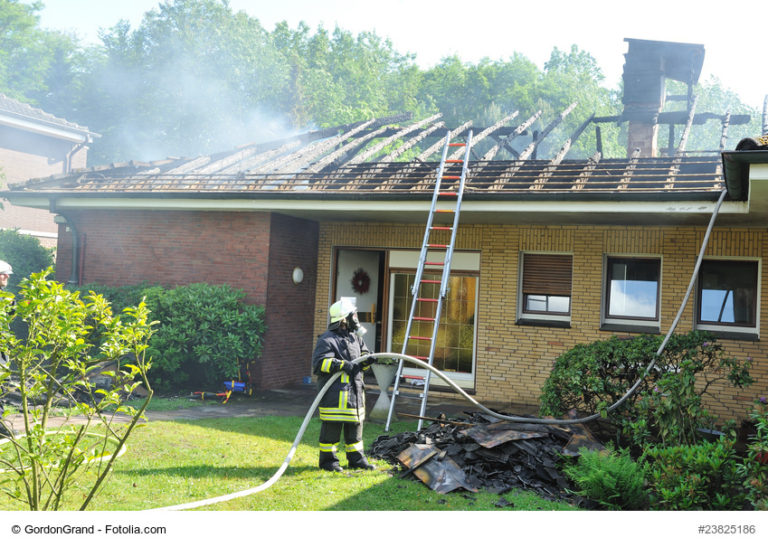 Nachbarhaus brennt: Verursacher muss haften